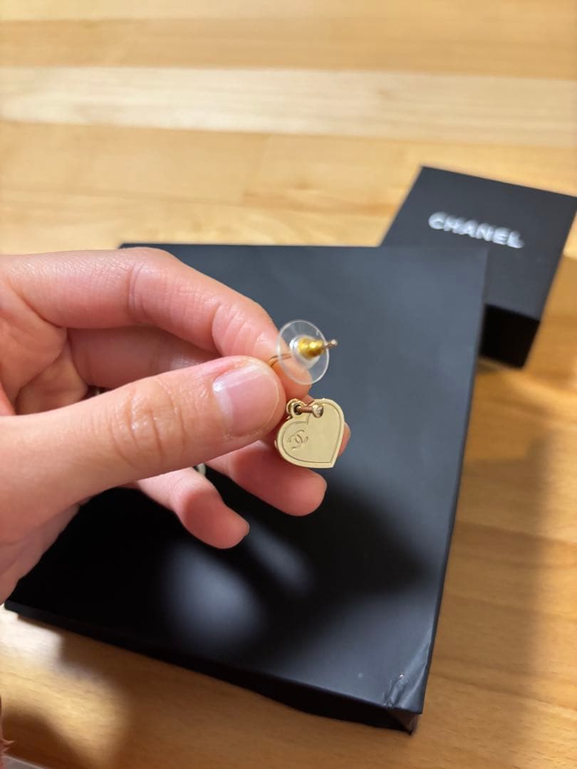 CHANEL ピアス　ロゴ　ハート　延期2/7まで