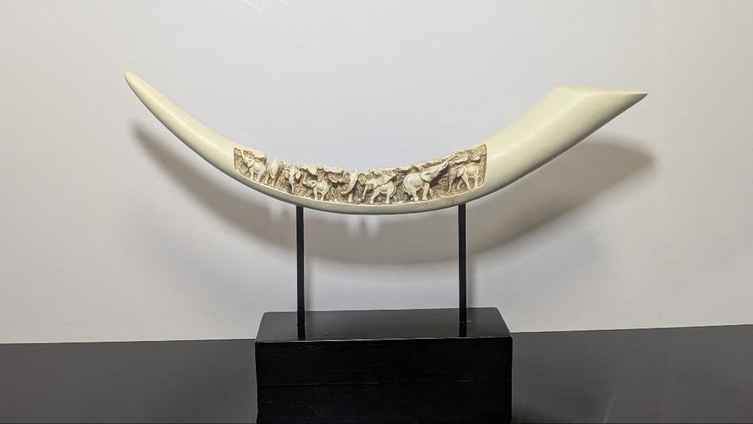 象牙風の彫刻 置物 アンティーク 風水 彫刻