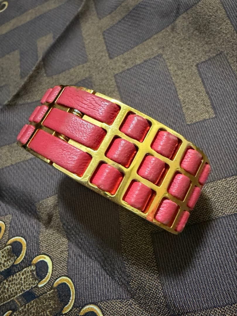FENDI バングル　レザーブレスレット