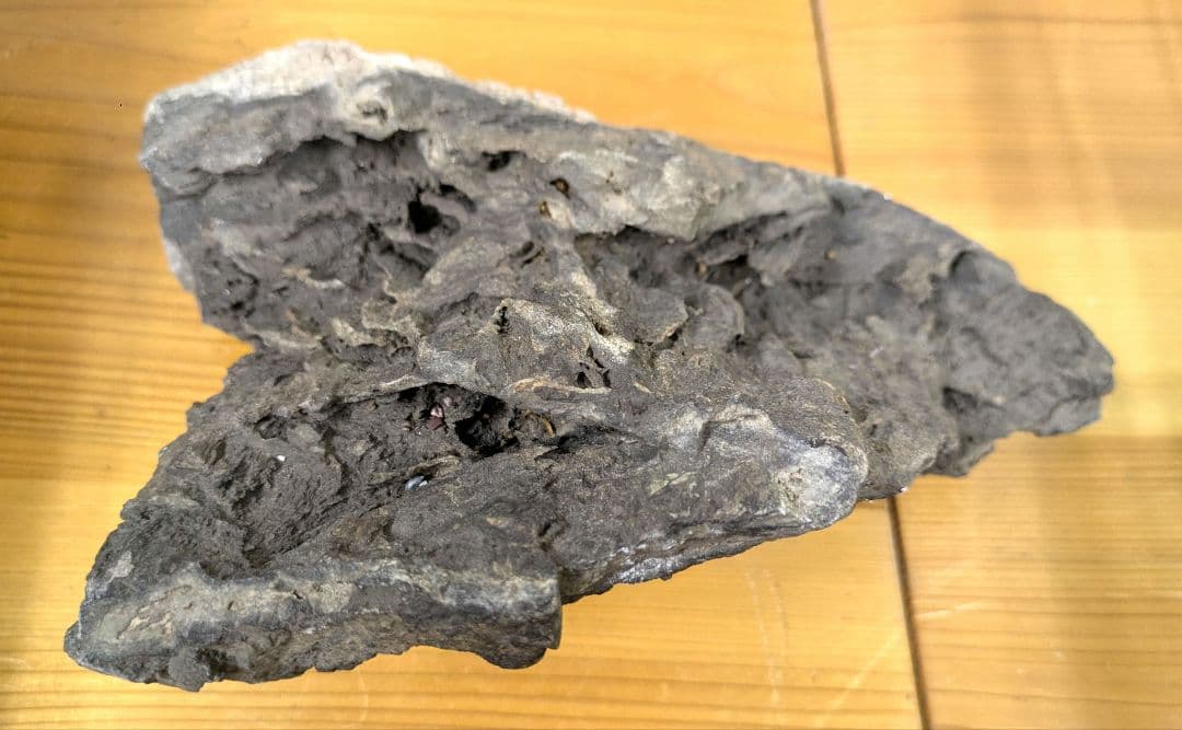 龍王石 約4.5kg 　天然石　 水槽用　レイアウト石