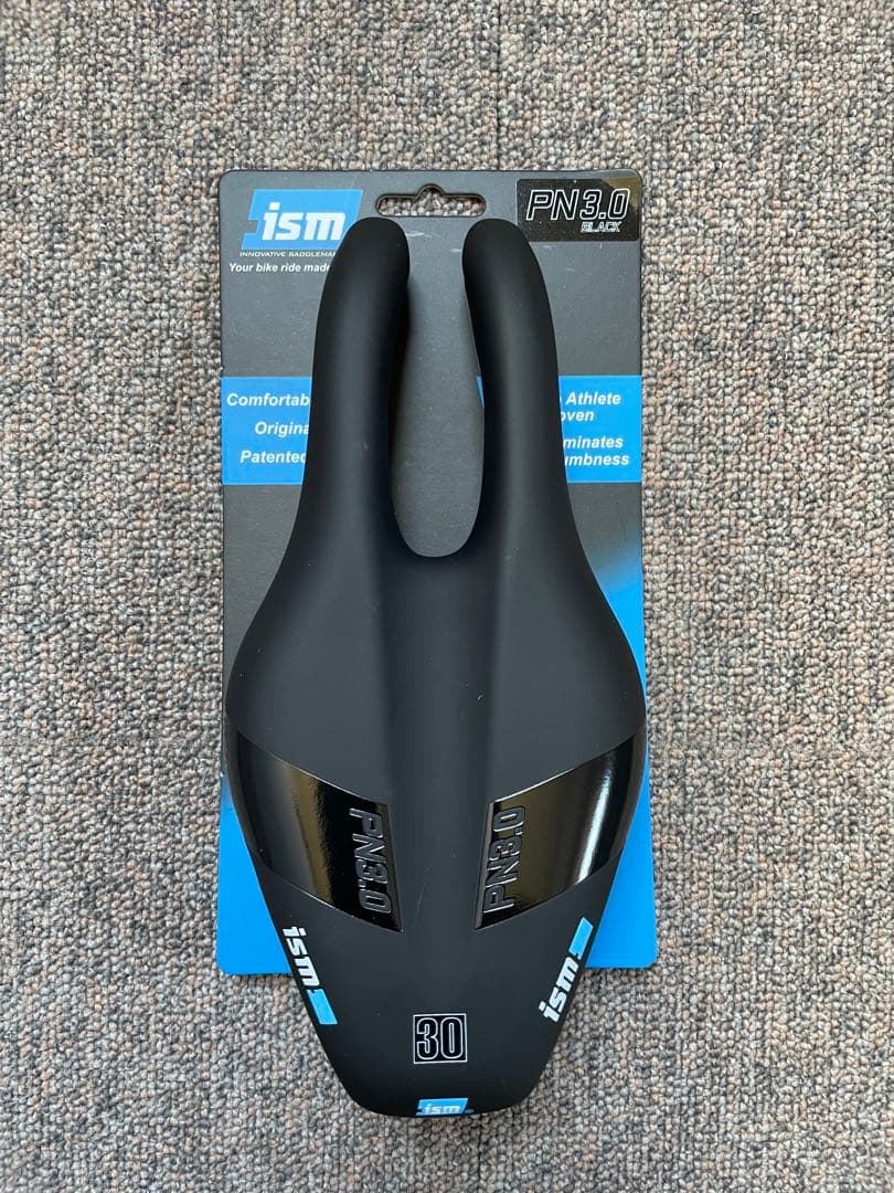 ISM PN3.0 サドル ブラック 30