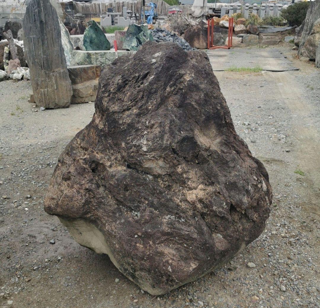 鳥海石　714キロ　庭石　石　石材 庭　坪庭　ガーデニング　置物　オブジェ