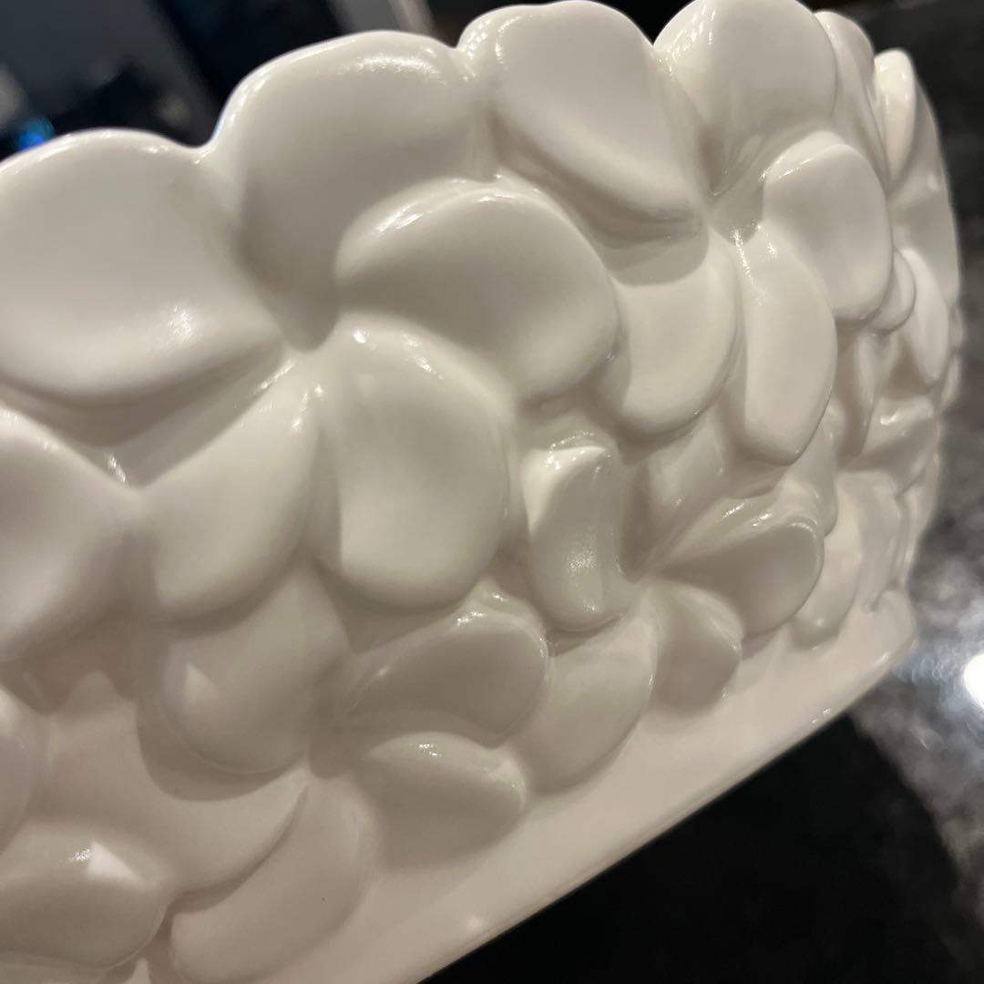 ジェンガラ 大皿 白陶器ボウル フランジパニ柄 フルーツ皿 フルーツボウル