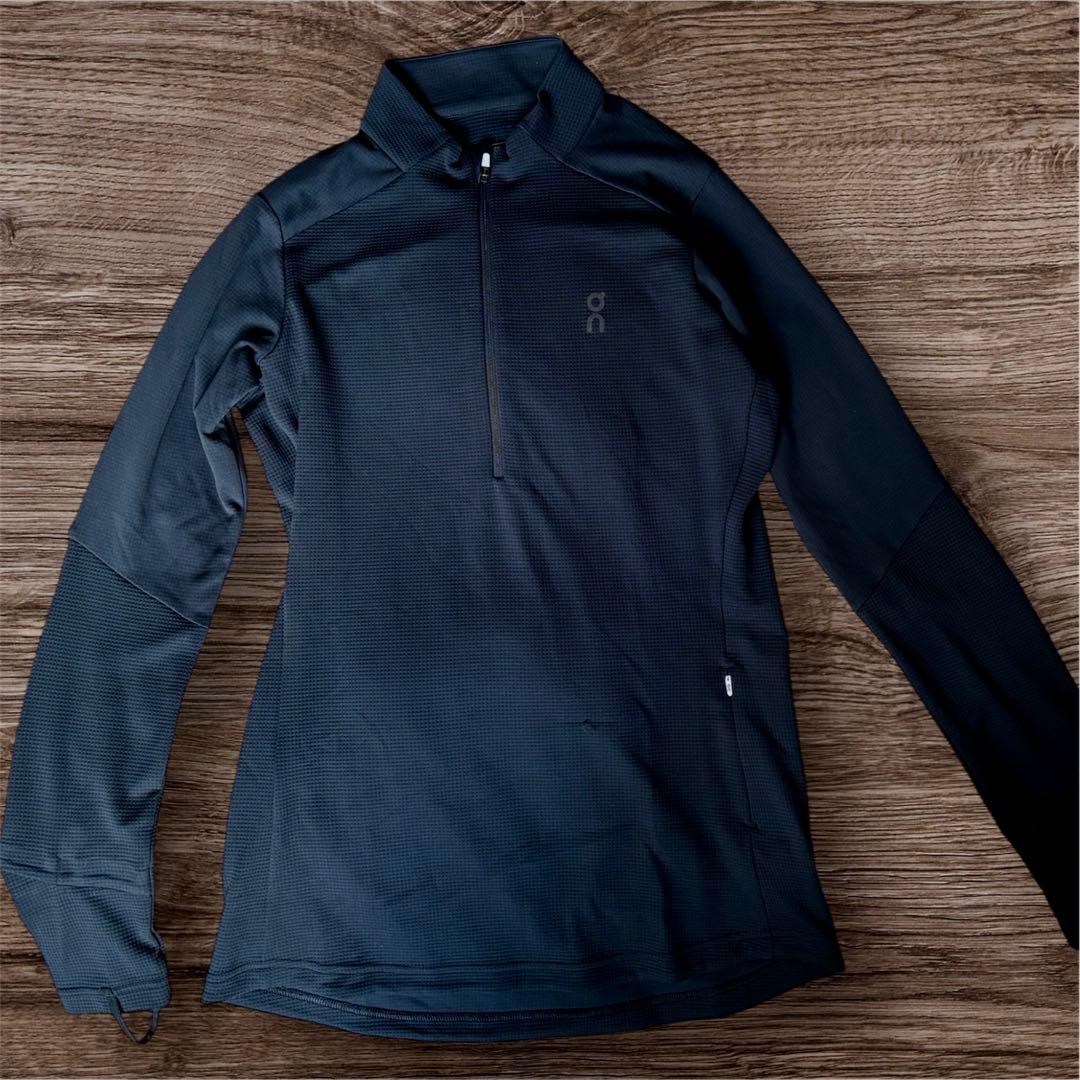 on ランニングシャツ　レディースM ブラック