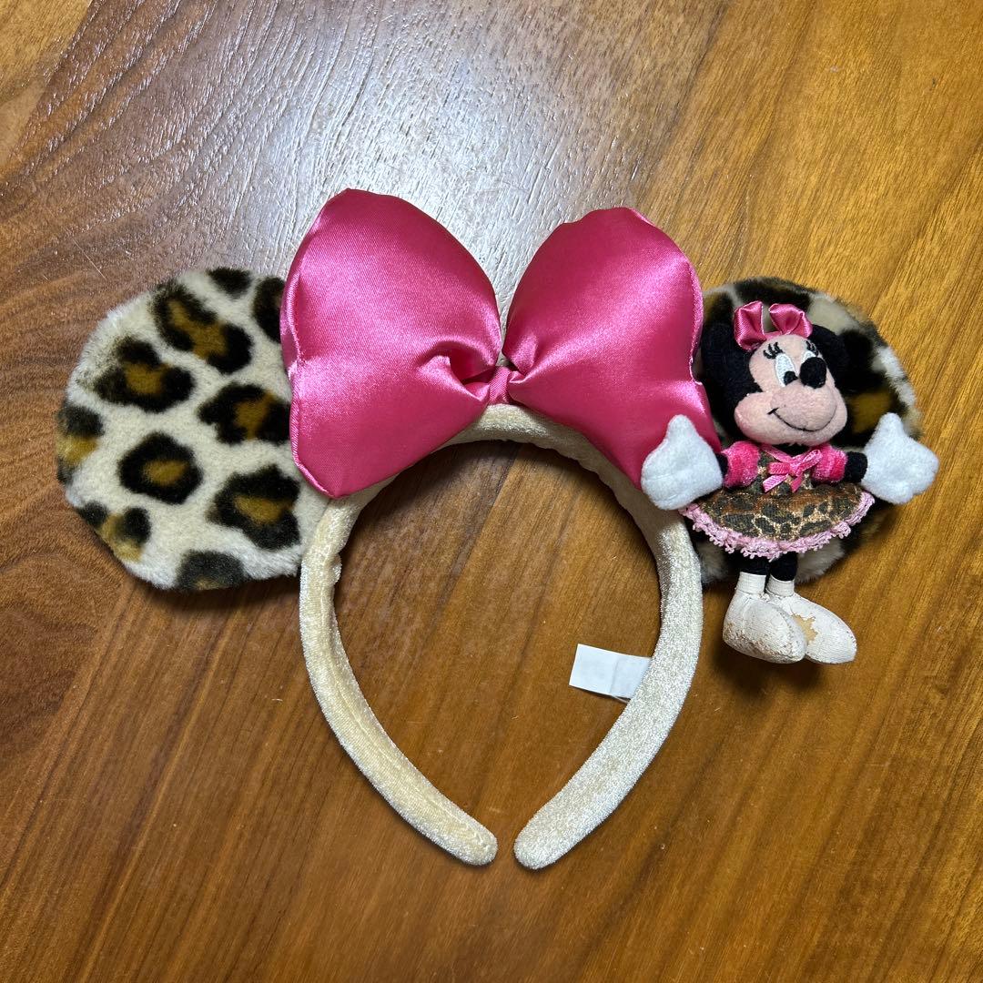 ディズニー ヒョウ柄カチューシャ ミニーちゃん ピンクリボン