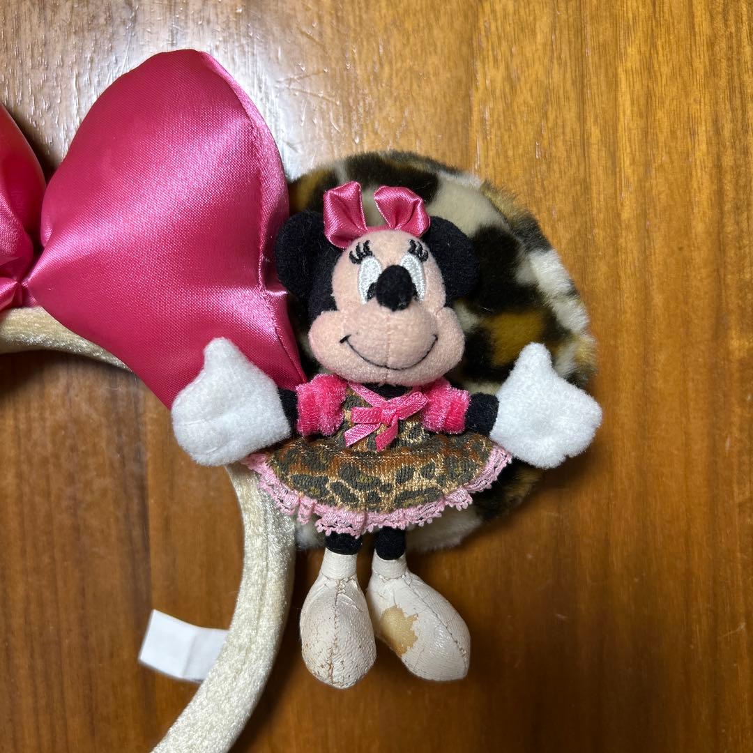 ディズニー ヒョウ柄カチューシャ ミニーちゃん ピンクリボン