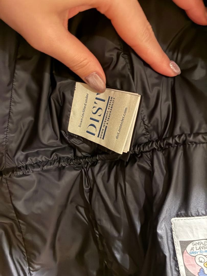 Moncler ブラック ダウンジャケット サイズ3