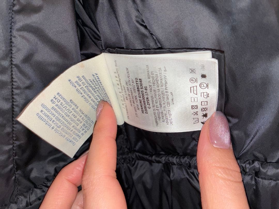 Moncler ブラック ダウンジャケット サイズ3