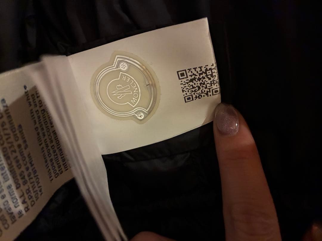 Moncler ブラック ダウンジャケット サイズ3