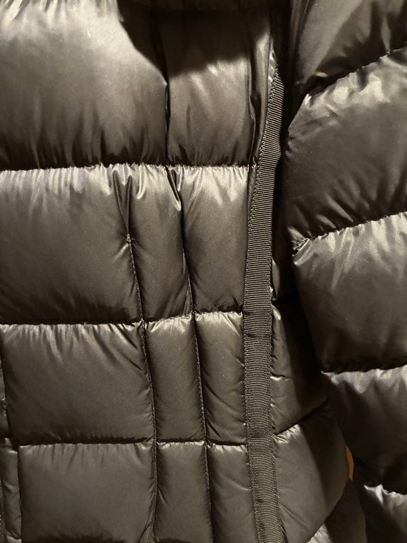 Moncler ブラック ダウンジャケット サイズ3