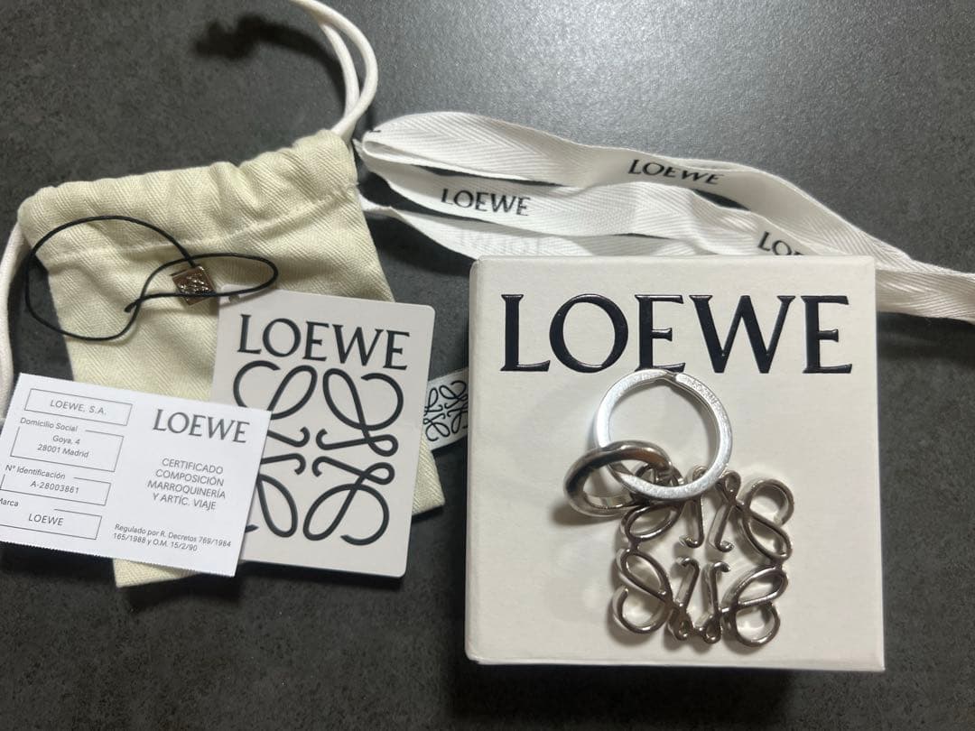 LOEWE シルバー アナグラム キーリング
