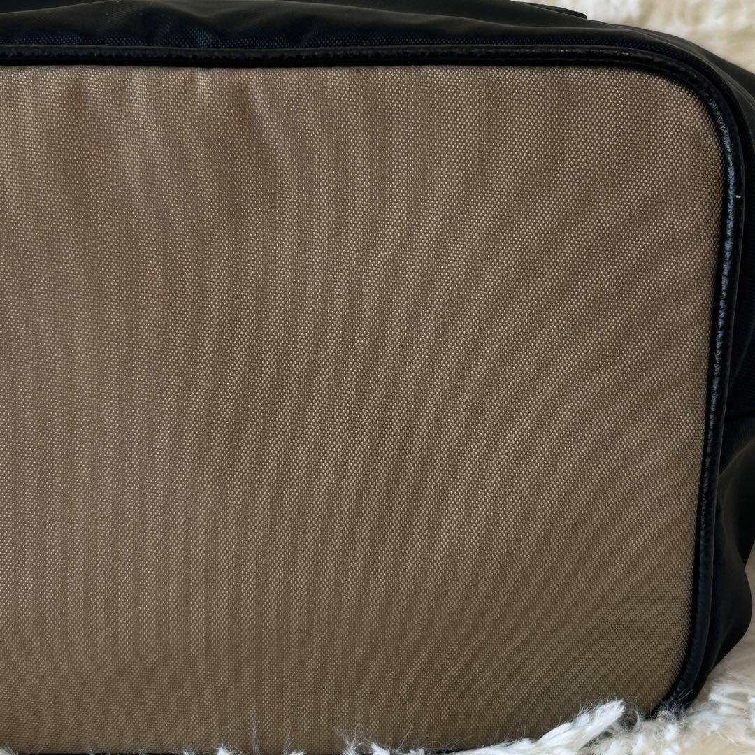 FURLA PIUMA フルラ　ピューマ　ショルダー　M ナイロンバッグ　黒