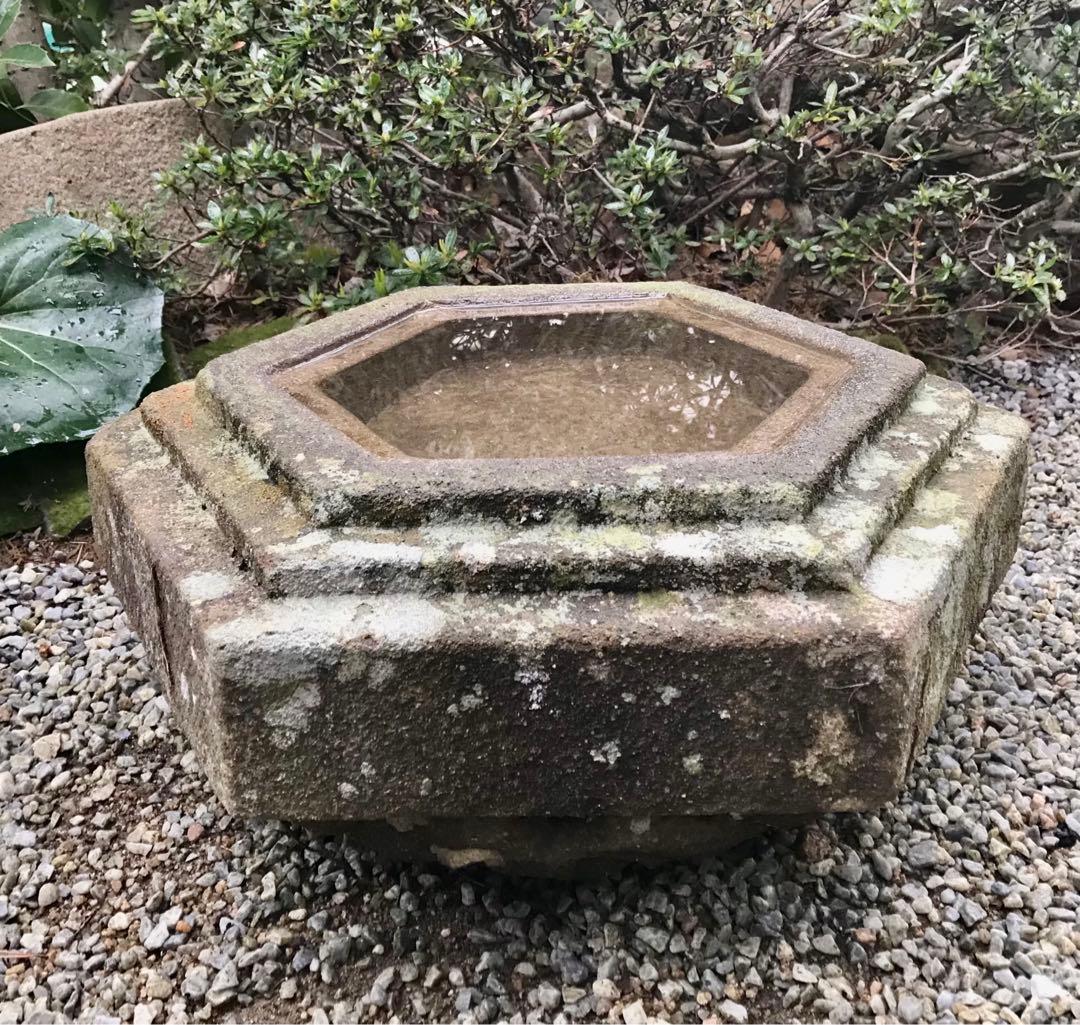 【天然自然石・見立て水鉢・蹲・向鉢】庭石オブジェ置物ガーデニングバードバス造園