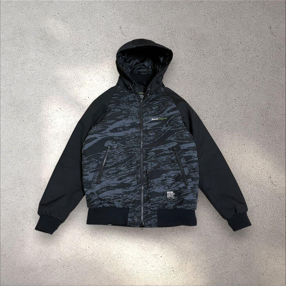 Back Channel コーデュラジャケット　フーディー カモフラ　刺繍　中綿