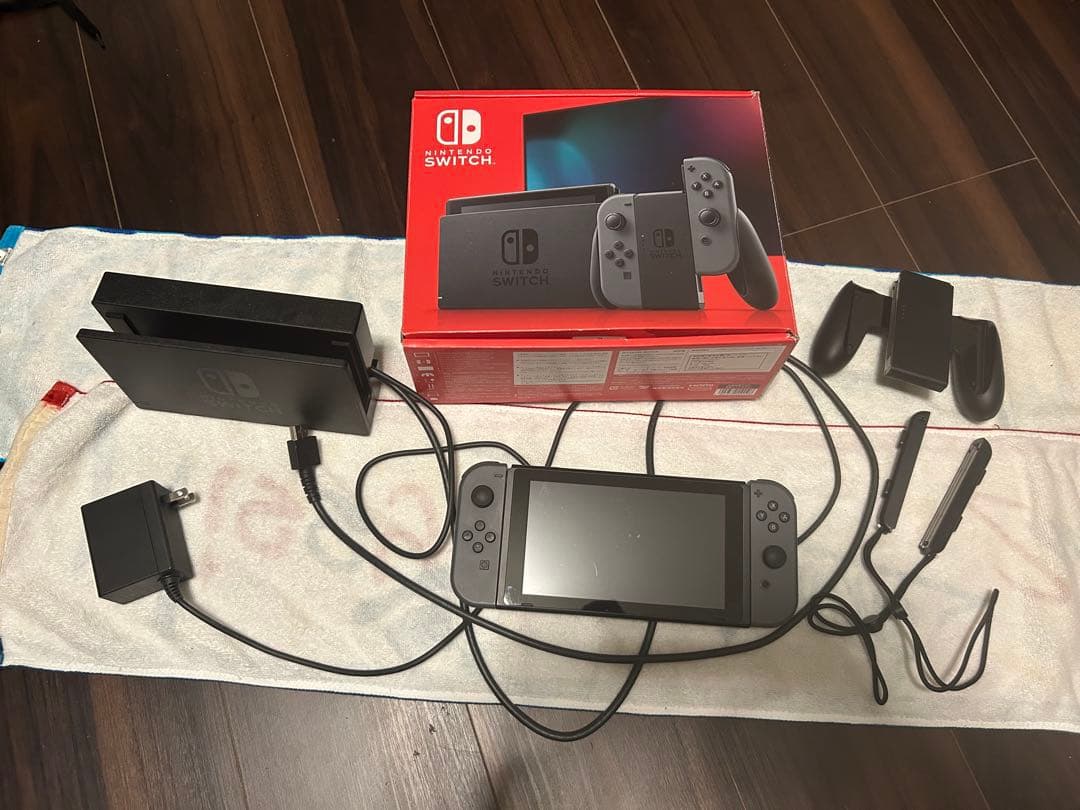 Nintendo Switch 本体(箱付)、付属品セット