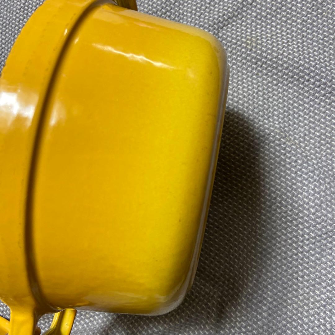 staub ラウンド　20センチ　イエロー　レモン