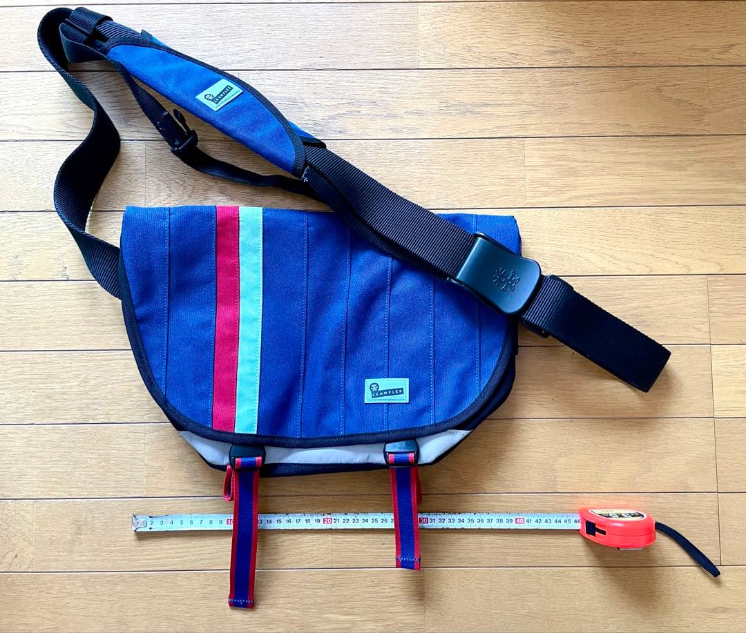 新品同様！クランプラーCRUMPLERメッセンジャーバッグショルダー人気のブルー