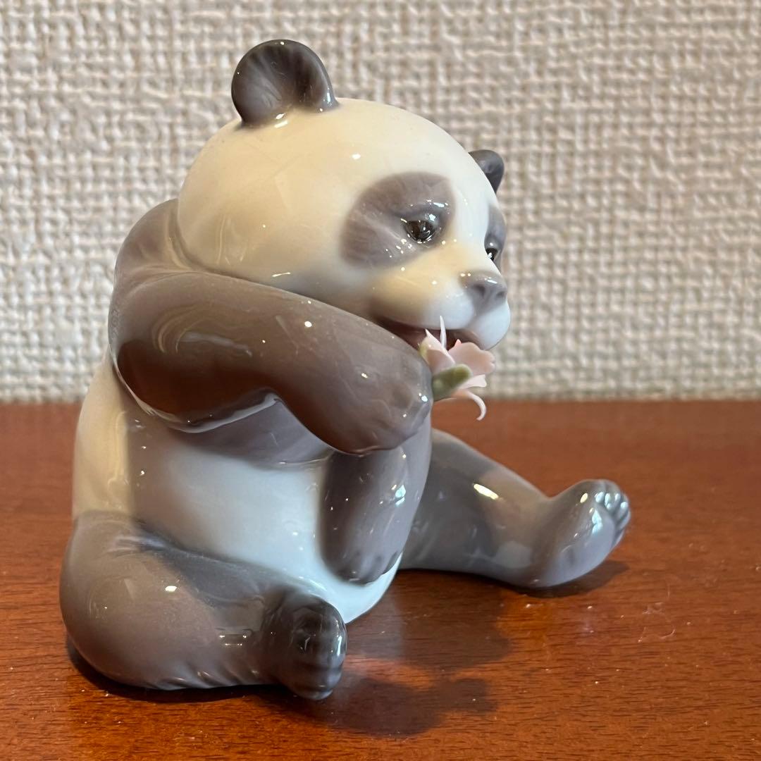 超美品　リヤドロ　パンダ　紫の花　フィギュリン　人形　陶器　置物　E オブジェ