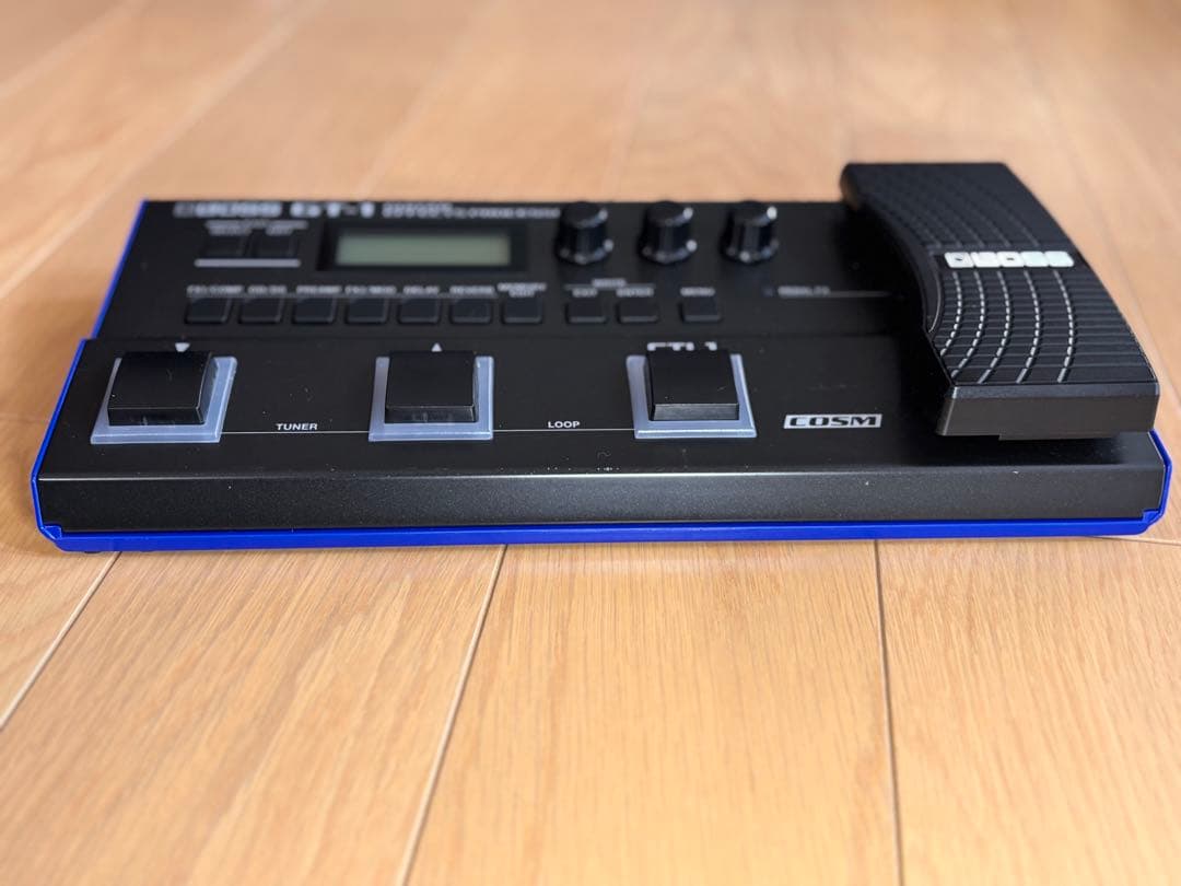 BOSS GT-1 ギターマルチエフェクター　ガイドブック付き