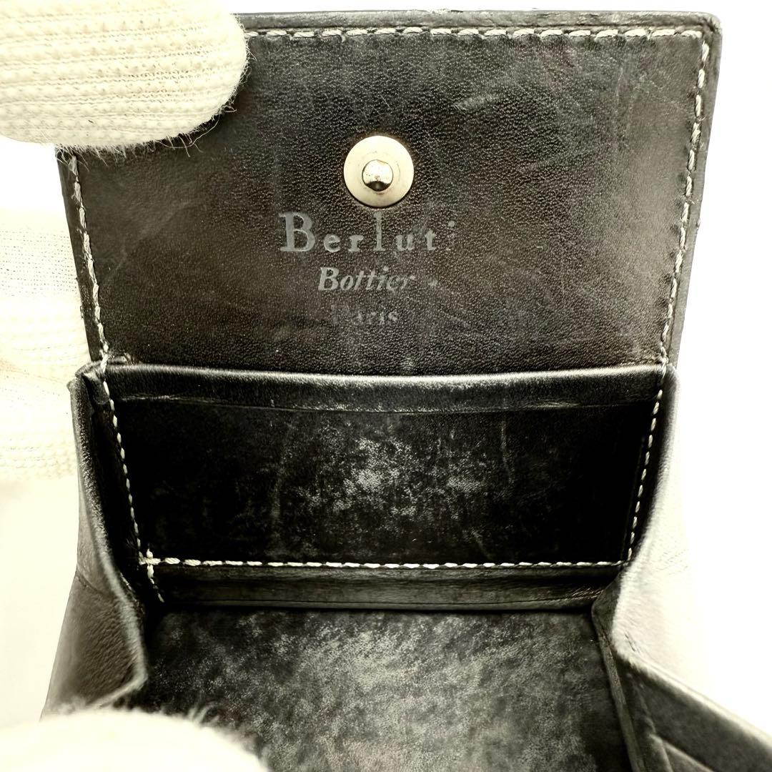 ベルルッティ カヤ ケース カリグラフィ レザー 二つ折り