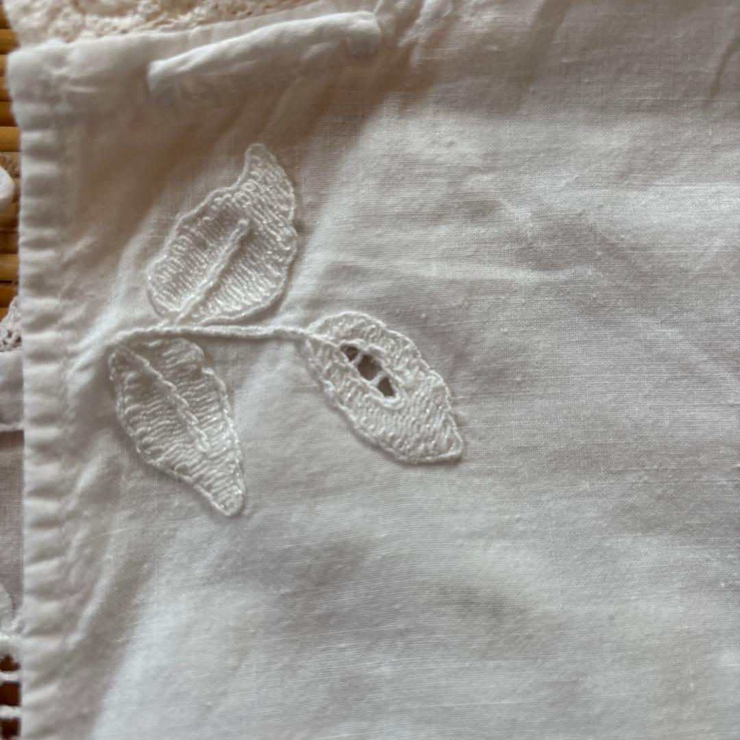 お花刺繍ブラウス