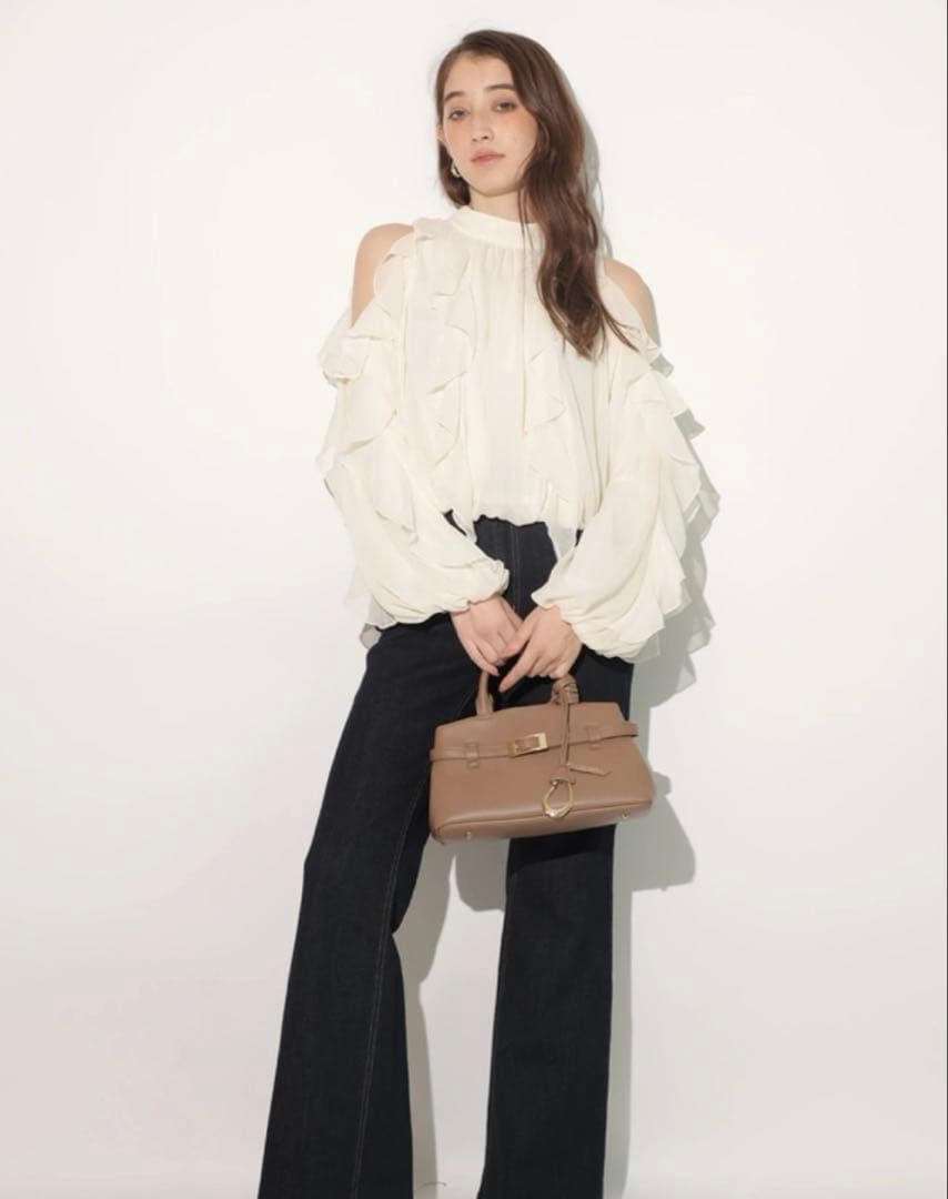 【完売品最終値下げ】Rirandtureオフショルダーフリルブラウス