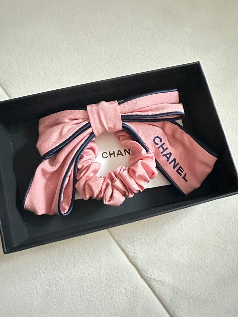 美品 CHANEL リボン付きシュシュ