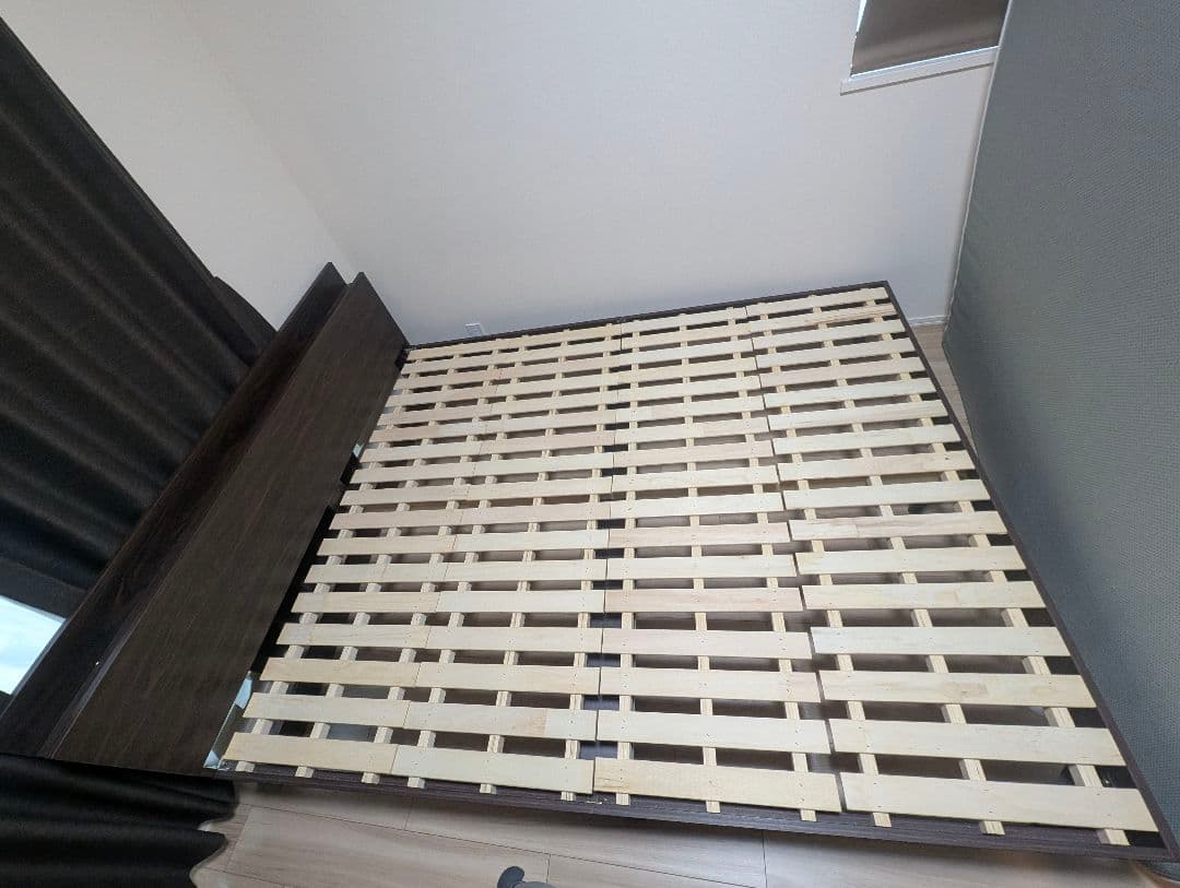 木製クイーンベッドフレーム ダークブラウン