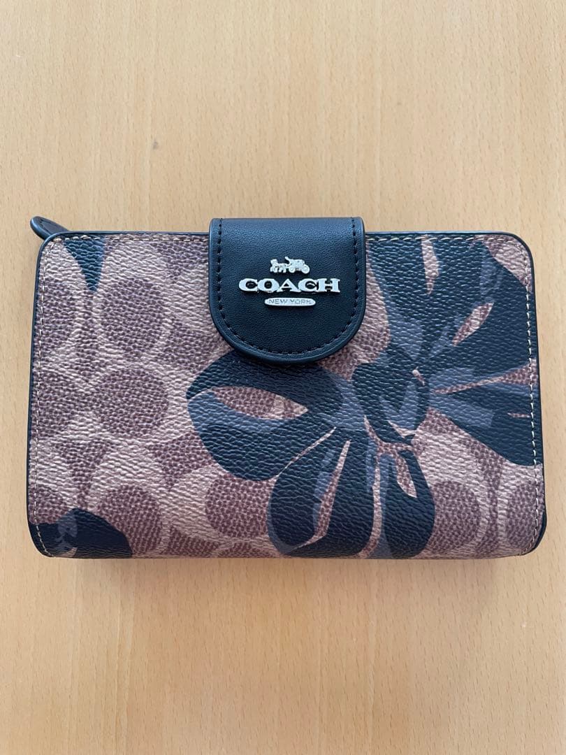 まい　COACH コーチ　二つ折り財布　リボン