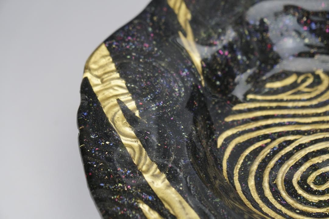 人気陶芸家　益子焼　坂田甚内作　金彩深甚文円形大皿　直径26ｃｍ在銘陶器　美品