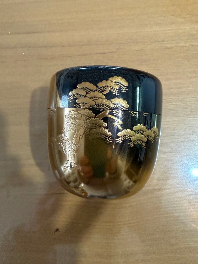 一后一兆　　漆塗り 棗 金箔 松の絵柄