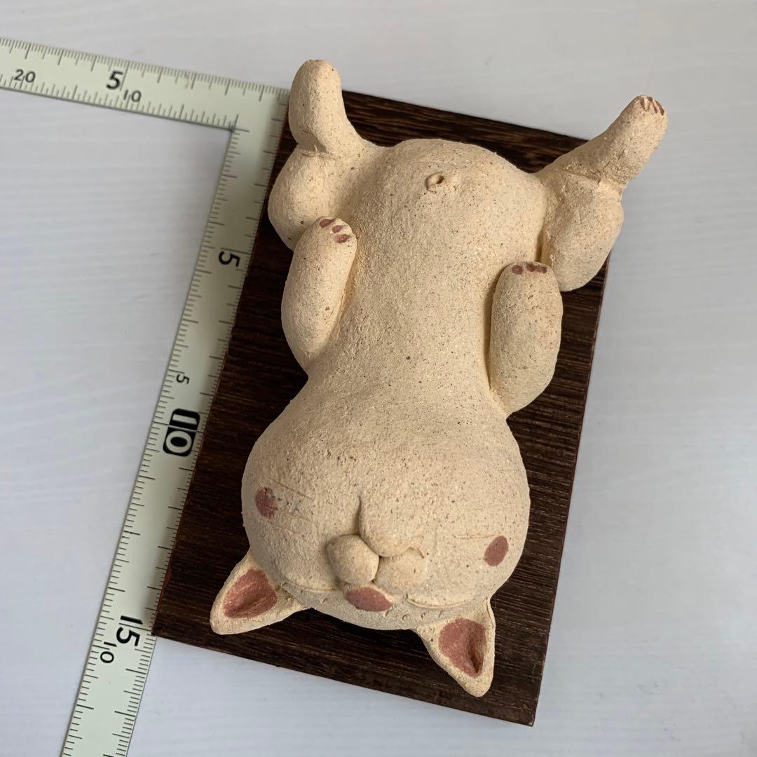 小林牧牛氏作品　猫＊ねこ　仰向けでおやすみ　陶器