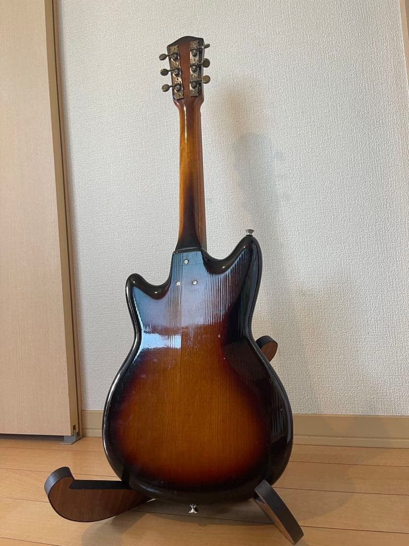 傍に置きたいミニギター melody maker? mustang?サンバースト