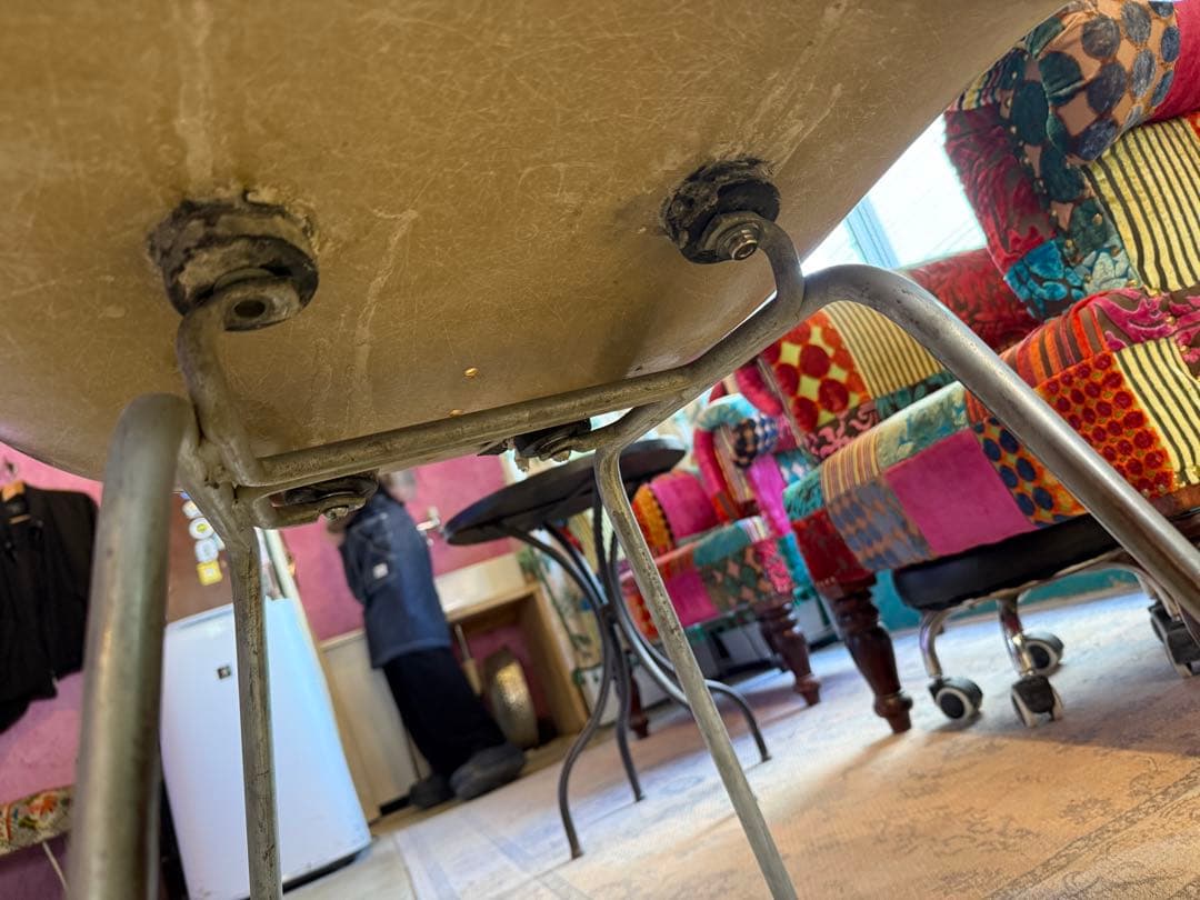 50〜60年代 イームズ Herman Millerアームシェル FRP 要修繕