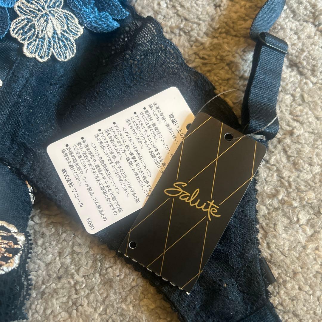 Salute 花柄レースブラジャー ネイビー F70