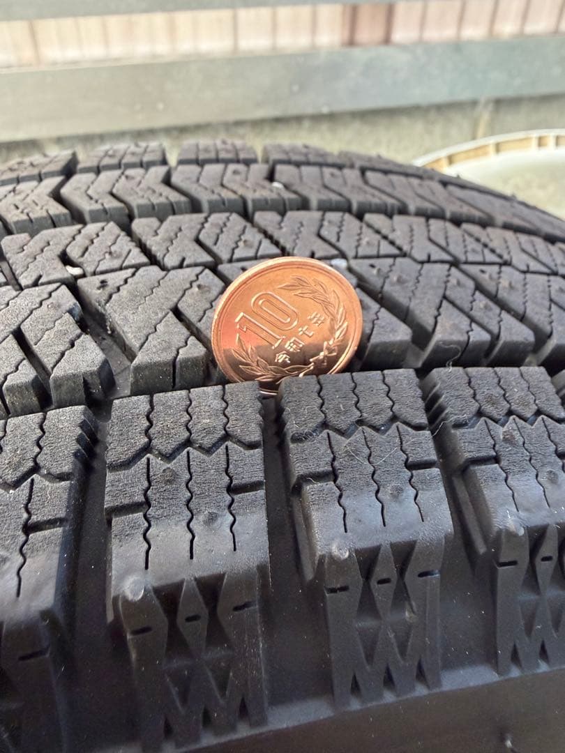 ブリヂストン スタッドレスタイヤ 14インチ ホイール付き