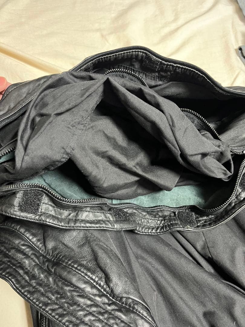 本革 レザージャケット フード一体型 ブラック 多ジップ バイカー モード系