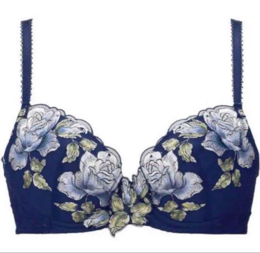 D80L トリンプ プレミアム 寄せアゲハ 花と油絵 ブラ＆ショーツ M019