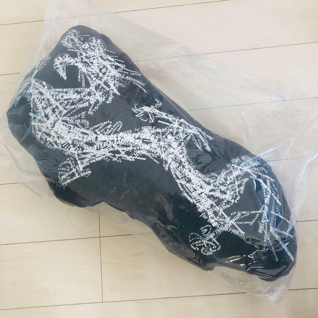 ヴィヴィアン タム　クッション