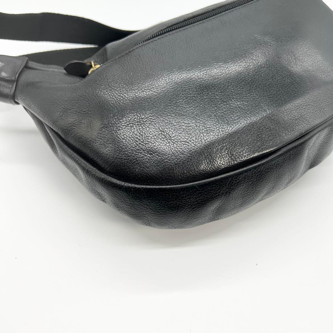 美品✨イルビゾンテ　ショルダーバッグ　ボディバッグ　2way　レザー　ブラック