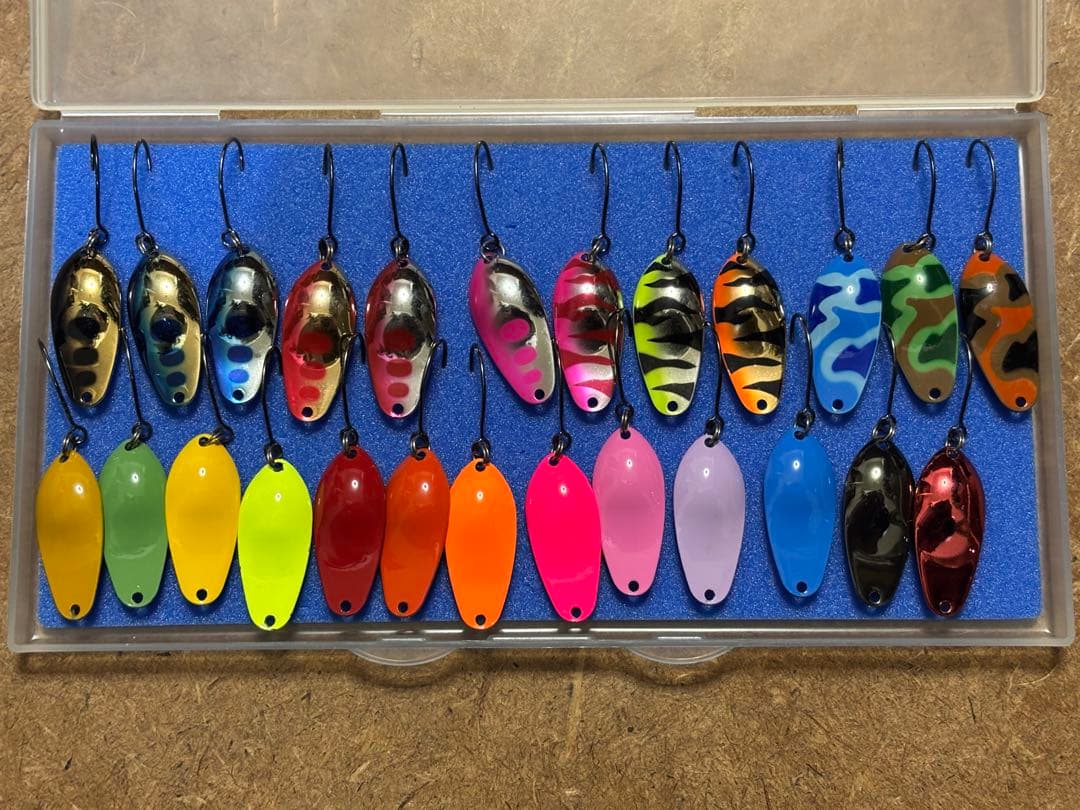 ウォーターランド　W.L レンゲ 蓮華 ４g ２５枚 スプーン ルアー セット