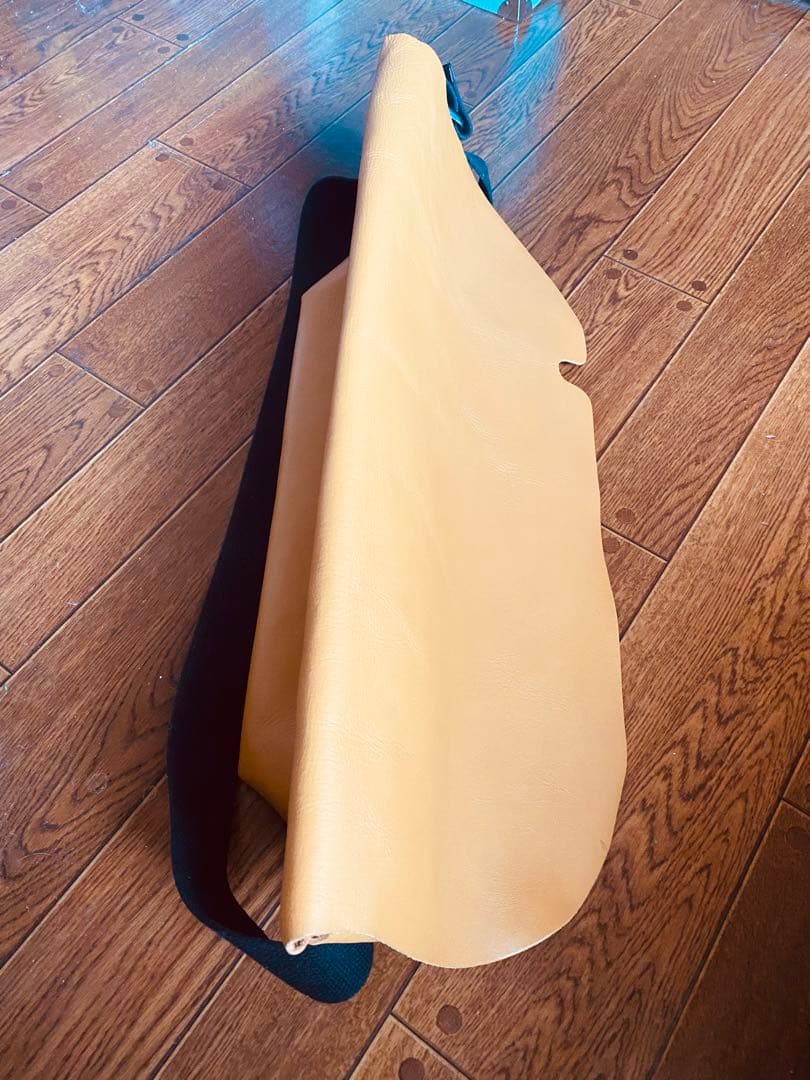 Uni&Co ユニアンドコー メッセンジャーバッグ ブラウニー イエロー L牛革