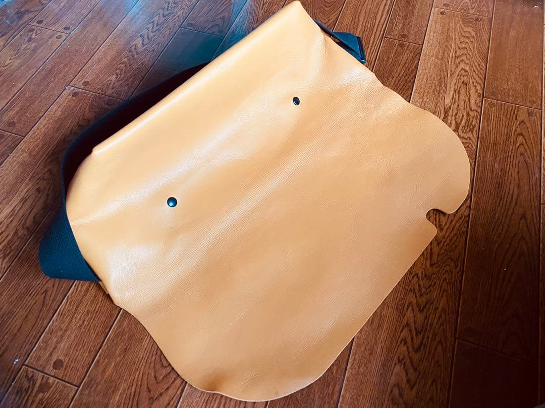 Uni&Co ユニアンドコー メッセンジャーバッグ ブラウニー イエロー L牛革