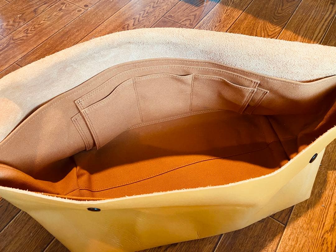 Uni&Co ユニアンドコー メッセンジャーバッグ ブラウニー イエロー L牛革