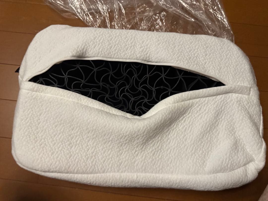 美品　羊のいらない枕【極柔】+羊のいらないシルクカバー