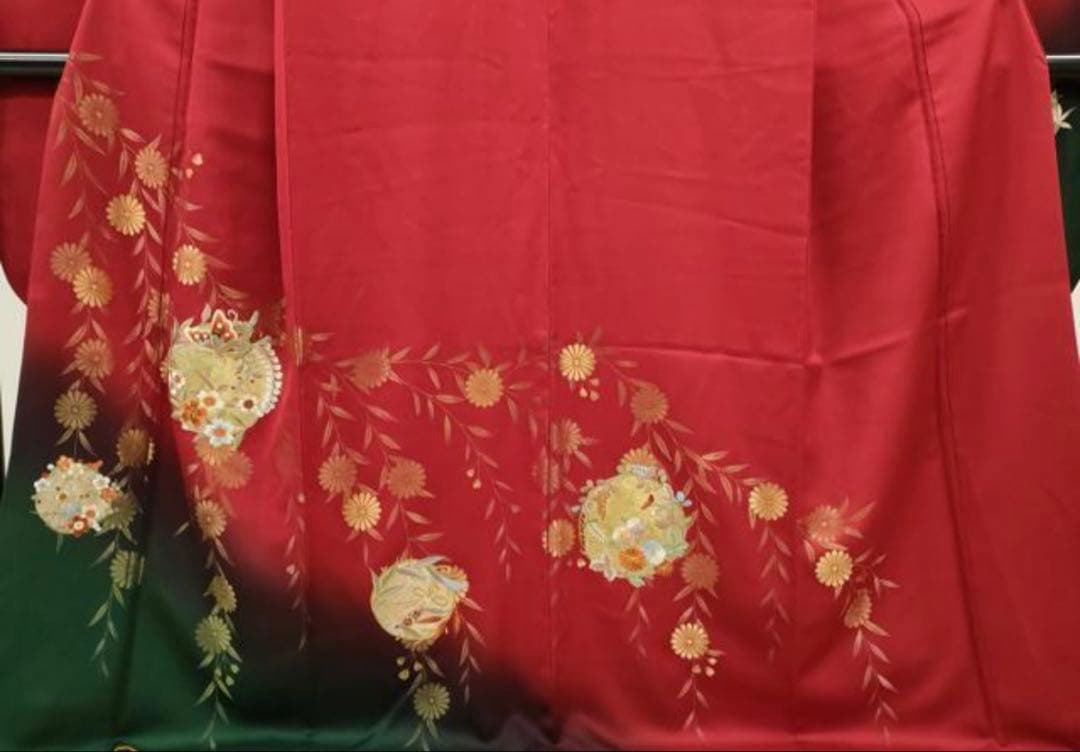 振袖 フルセット6点M〜Lサイズ赤と緑の花柄刺繍　正絹　売り切り終了