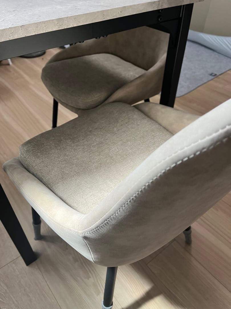 ダイニングテーブルセット　70cm×70cm 新品！！