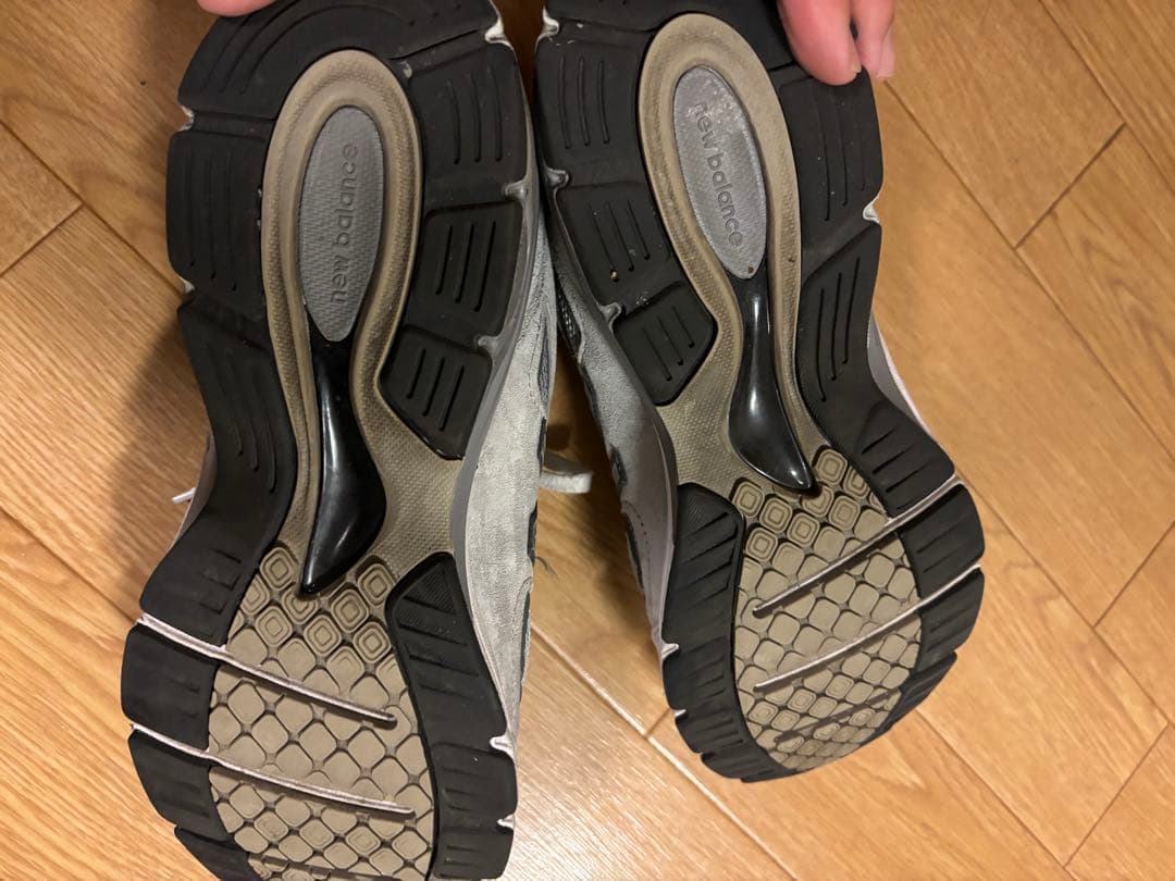 New Balance 990v4 グレー スニーカー　赤タグ