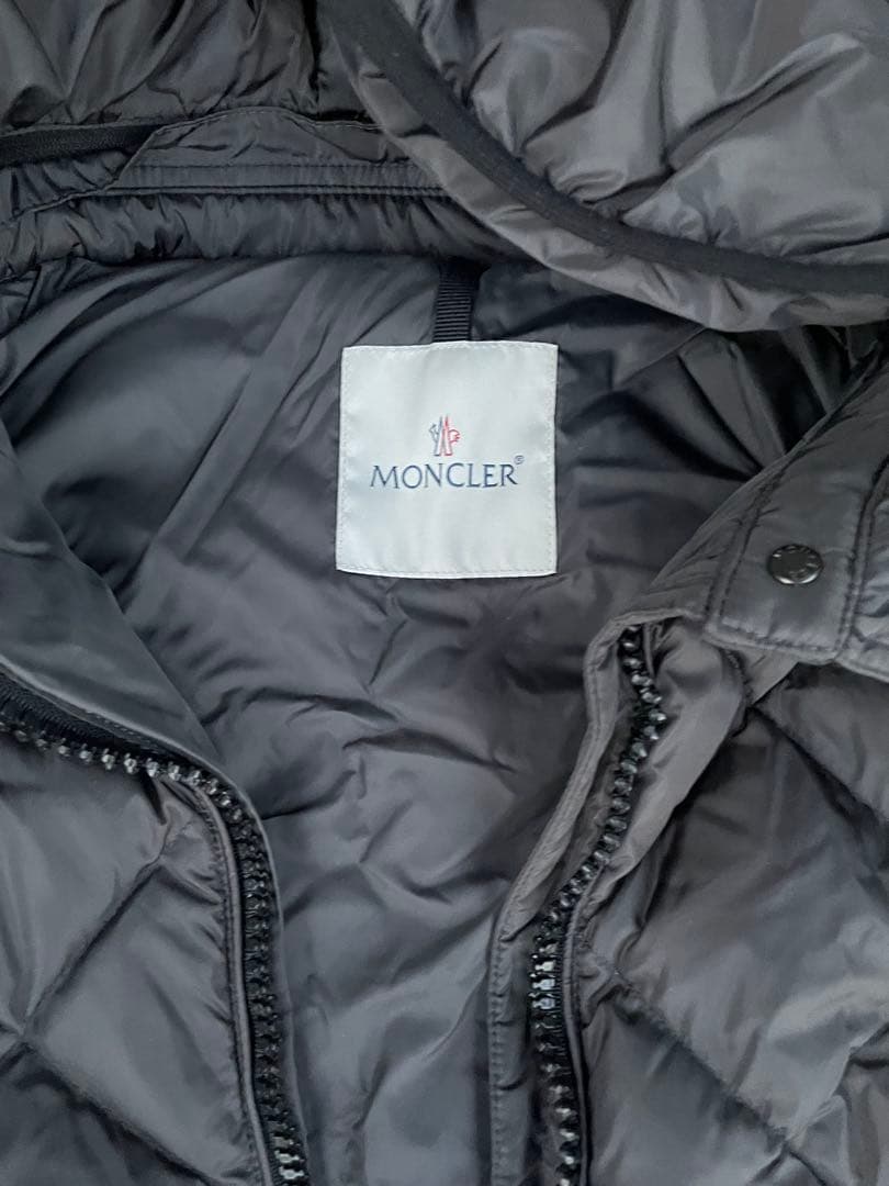 【値下げしました】MONCLER ダークグレー ダウンジャケット