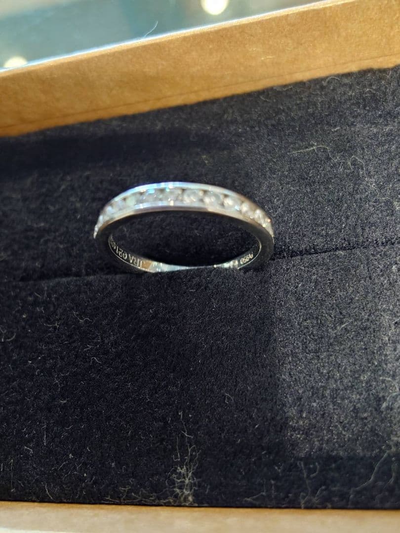 ✨️現行品　✨️ロイヤルアッシャー　 0.33カラットpt950✨️最安値✨️